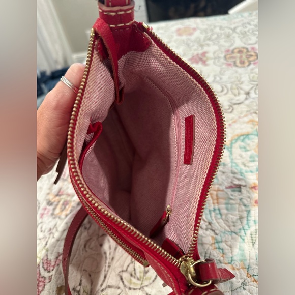 Dooney and Bourke red crossbody - Picture 5 of 9